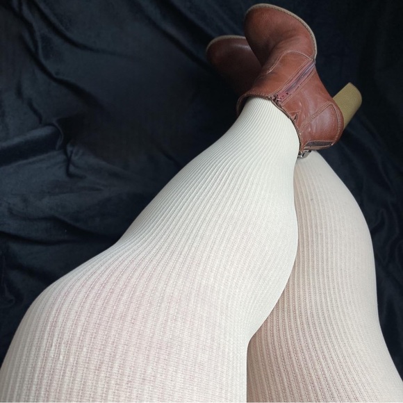 SNAG TIGHTS Ionic Ribbed Tights Oatmeal - Picture 2 of 12